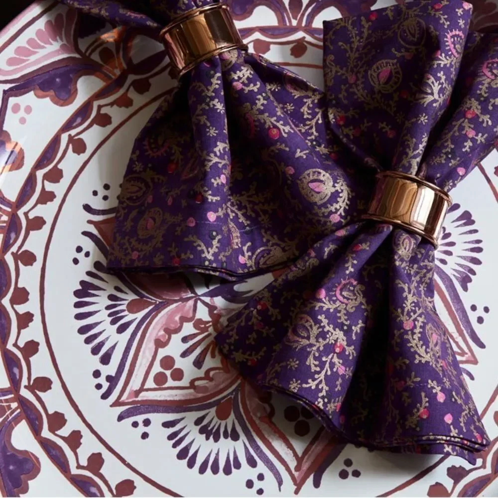 Pottery Barn Purple Table Runner + 6 Napkins